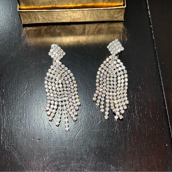 Vintage Les Bernard Rhinestone Waterfall Earrings Signed, Screw Back Clips. - Picture 2 of 4